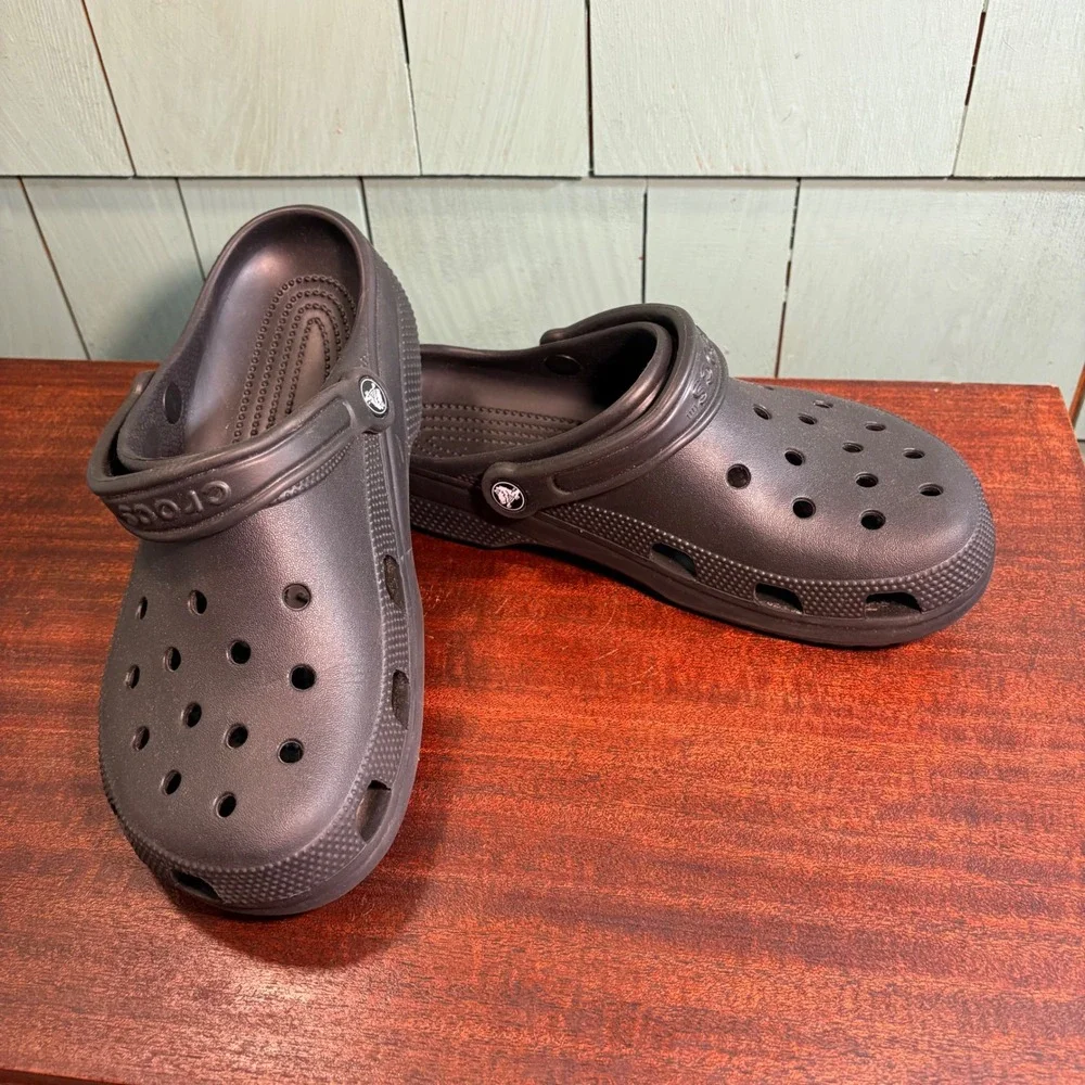 Crocs Classic Clogs Dark Brown Espresso Slip On Comfort Shoes Mens 8 Womens 10